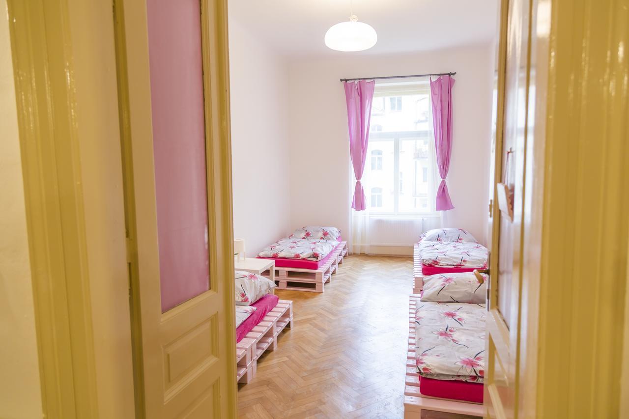 Hostel Ping House Prague